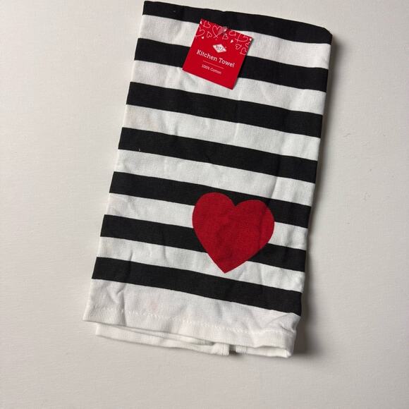 RITZ Valentine's Day Kitchen Hand Towel 100% Cotton With Heart Graphic NWT - Picture 9 of 10